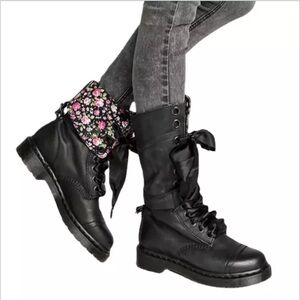 Dr. Martens 1914 Triumph Lace Up/Fold Over Boots in Black Size 8US/ 6UK EUC